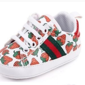WHITE STRAWBERRY BABY / TODDLER SNEAKERS